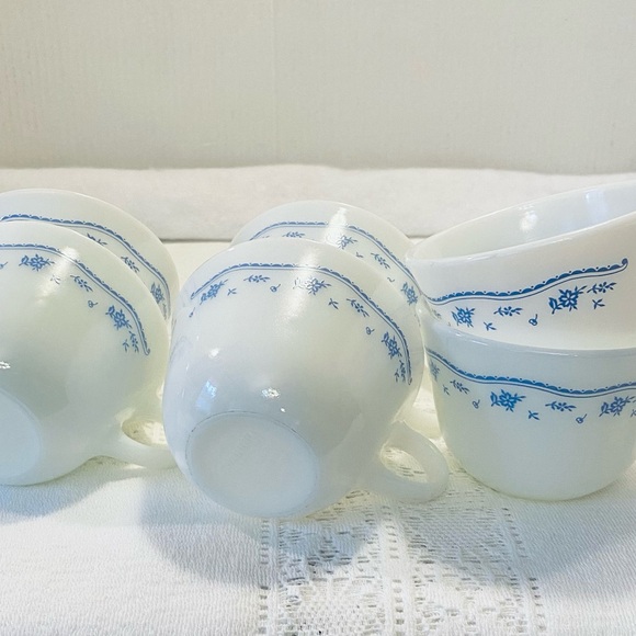 8 Pieces of  Pyrex Corelle Cups & Saucers  Matching Morning Blue Pattern Mugs - Picture 2 of 7